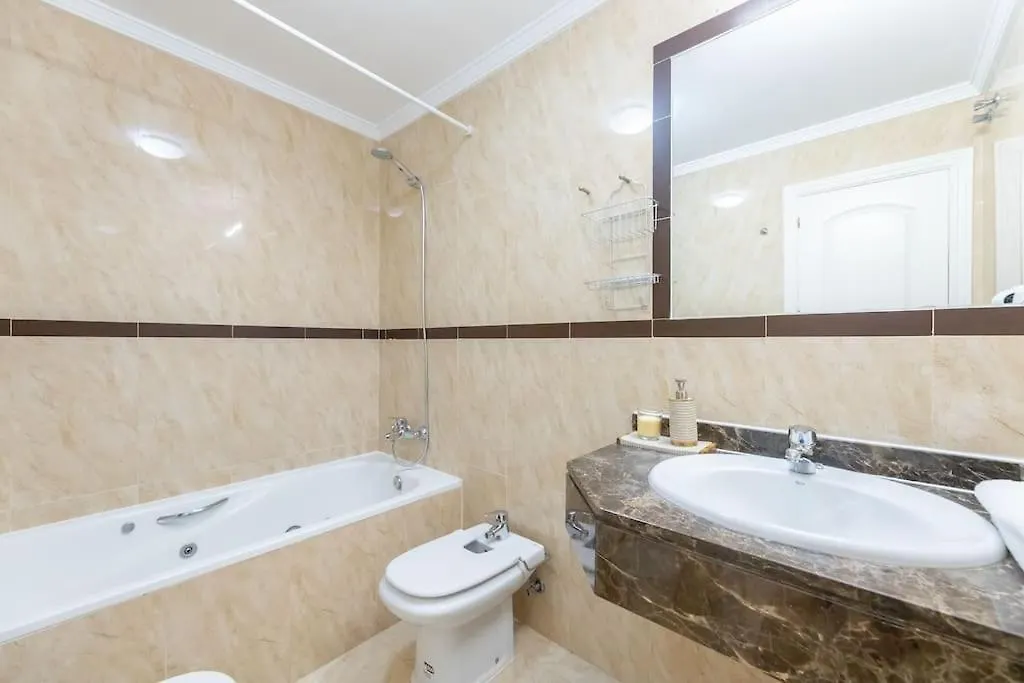 Family Holiday Home In Malaga 350M To Beach Rdr376 Sitio de Calahonda 0*,  Spanien